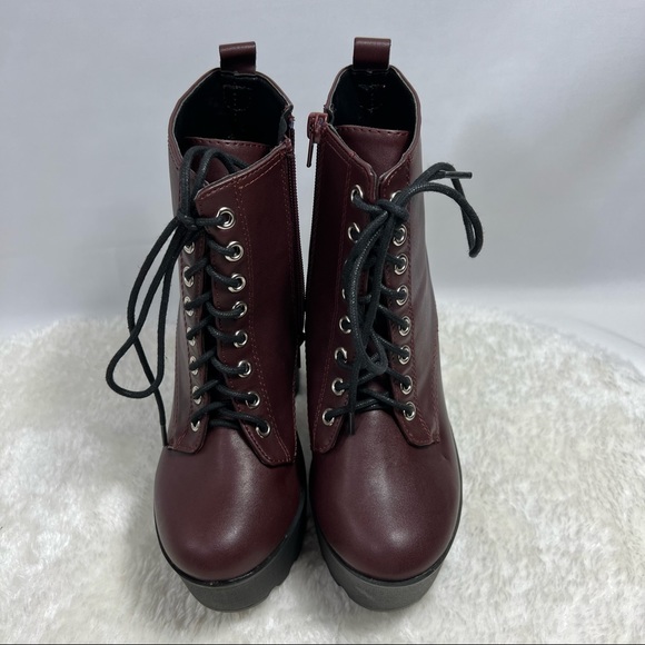 Platform combat style boots vegan leather in cordoba. - Picture 5 of 11